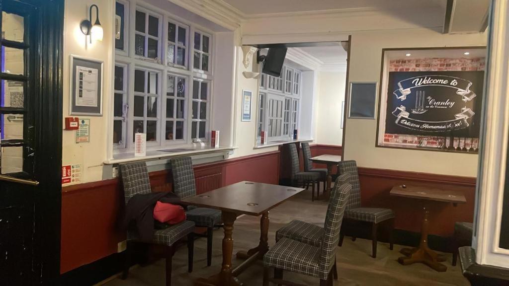 The Cranley Hotel Cranleigh Zewnętrze zdjęcie