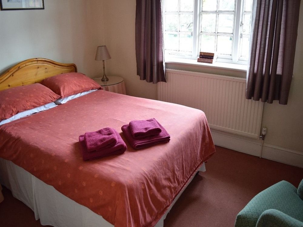 The Cranley Hotel Cranleigh Zewnętrze zdjęcie